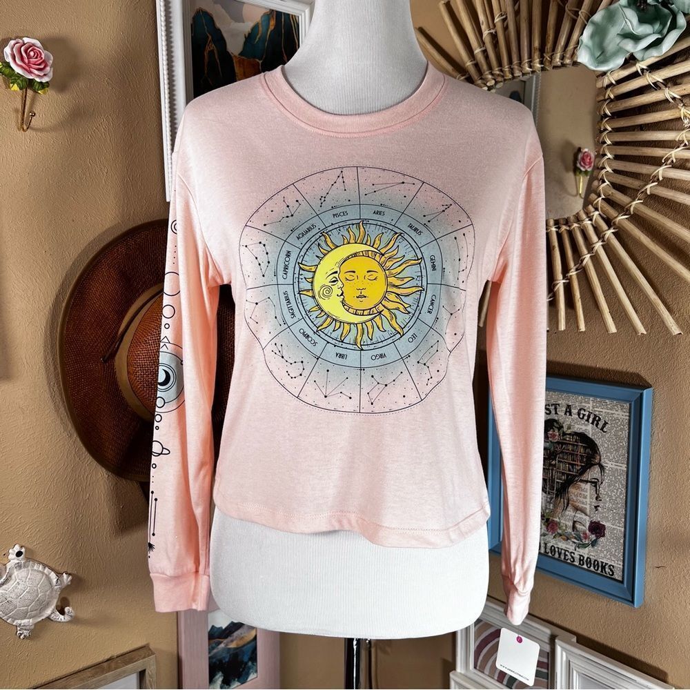Juniors' Celestial Horoscope Constellation Long Sleeve Top In Pink Sz XS - Picture 3 of 9